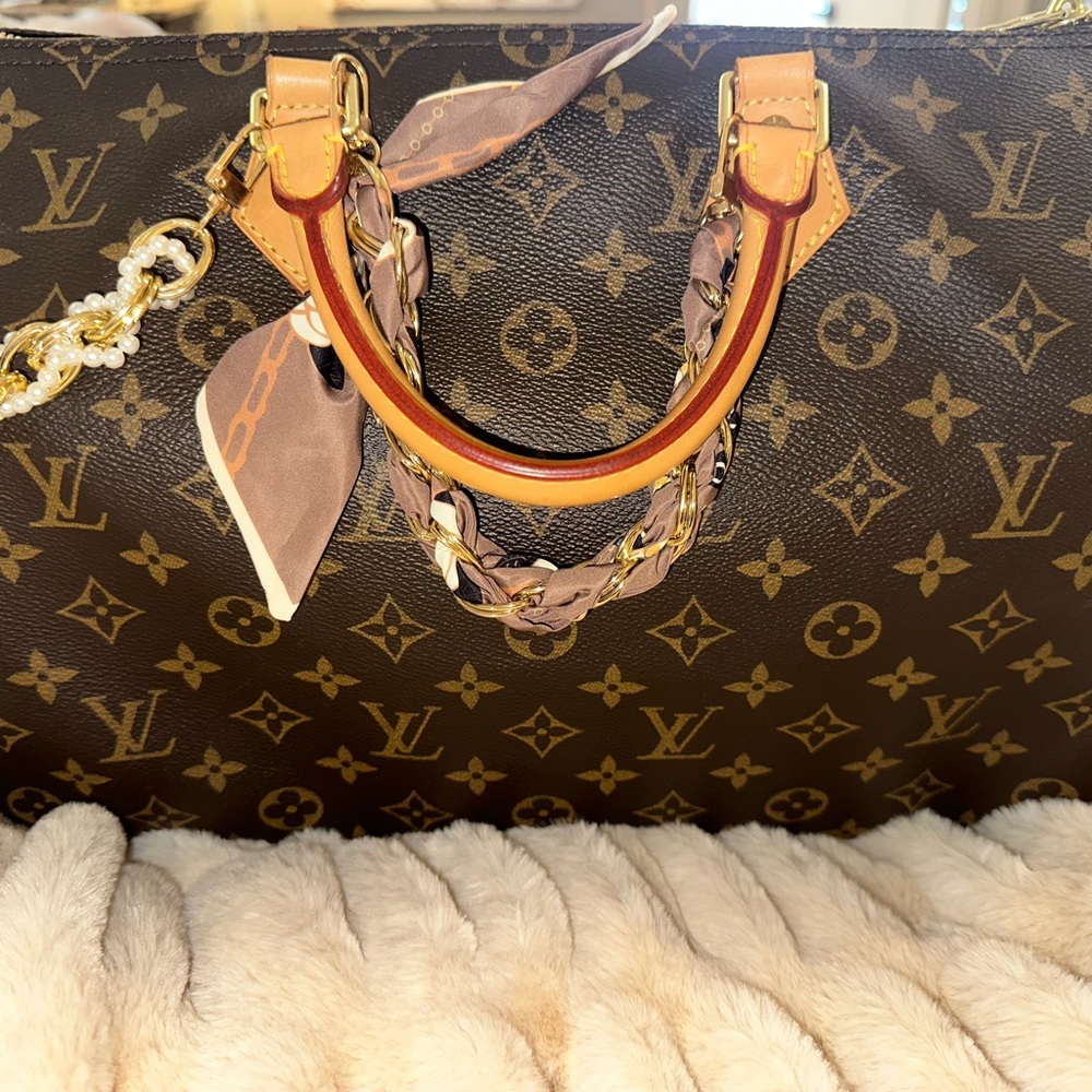 Authentic Louis Vuitton speedy 30 bandouliere